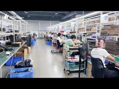 Características adicionais Estação de acoplagem USB-C 9 em 1 com manual do usuário e design compacto incluído